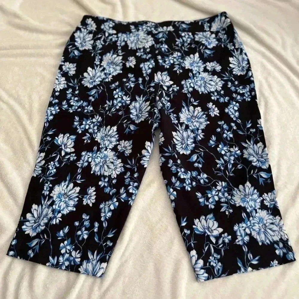Counterparts Woman pants size 22w with blue flowers - Picture 7 of 7